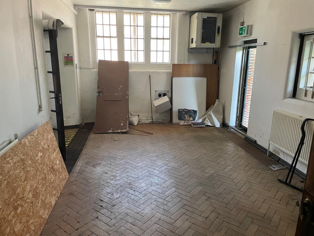 Lot: 140 - PERIOD FORMER LIBRARY WITH POTENTIAL - Former kitchen-stores taken 13 June 2023